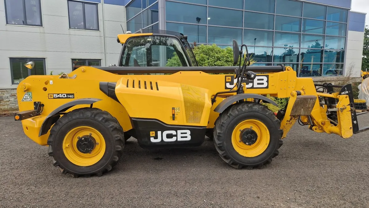 2021 JCB 540-140 - Image 1