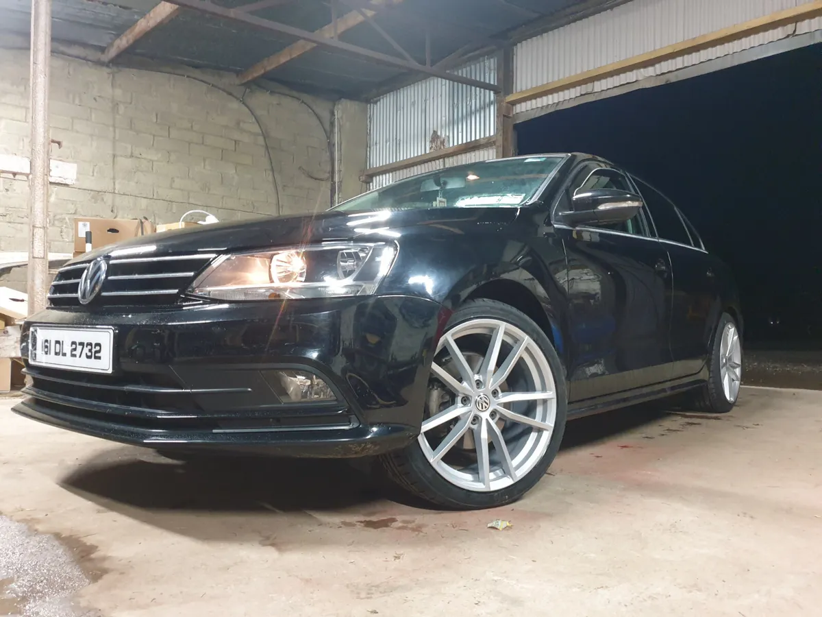 **Special** 18"/19" Volkswagen Pretoria Style - Image 4