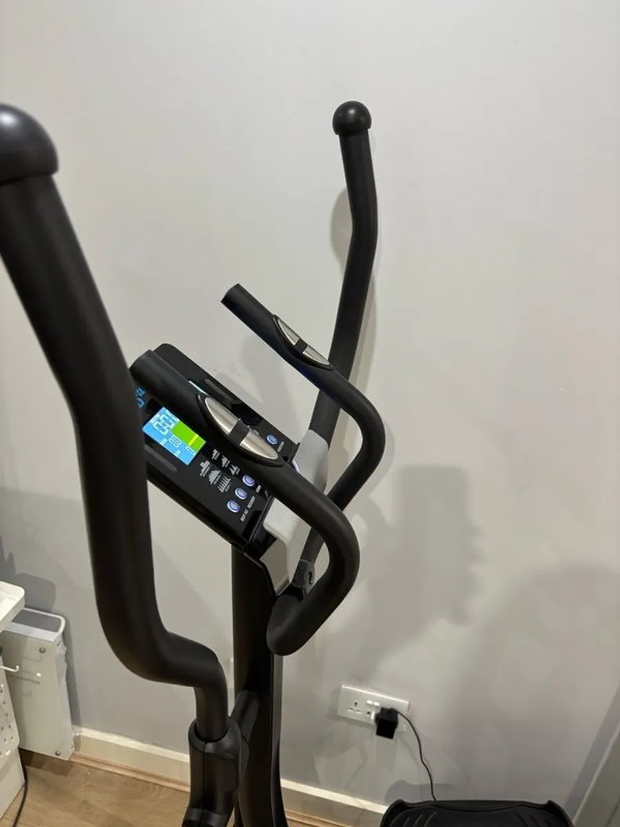 Elliptical Cross Trainer - Image 4