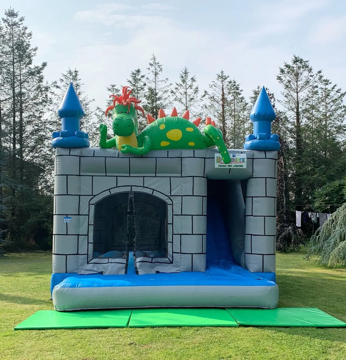 Bouncy castle - Image 1