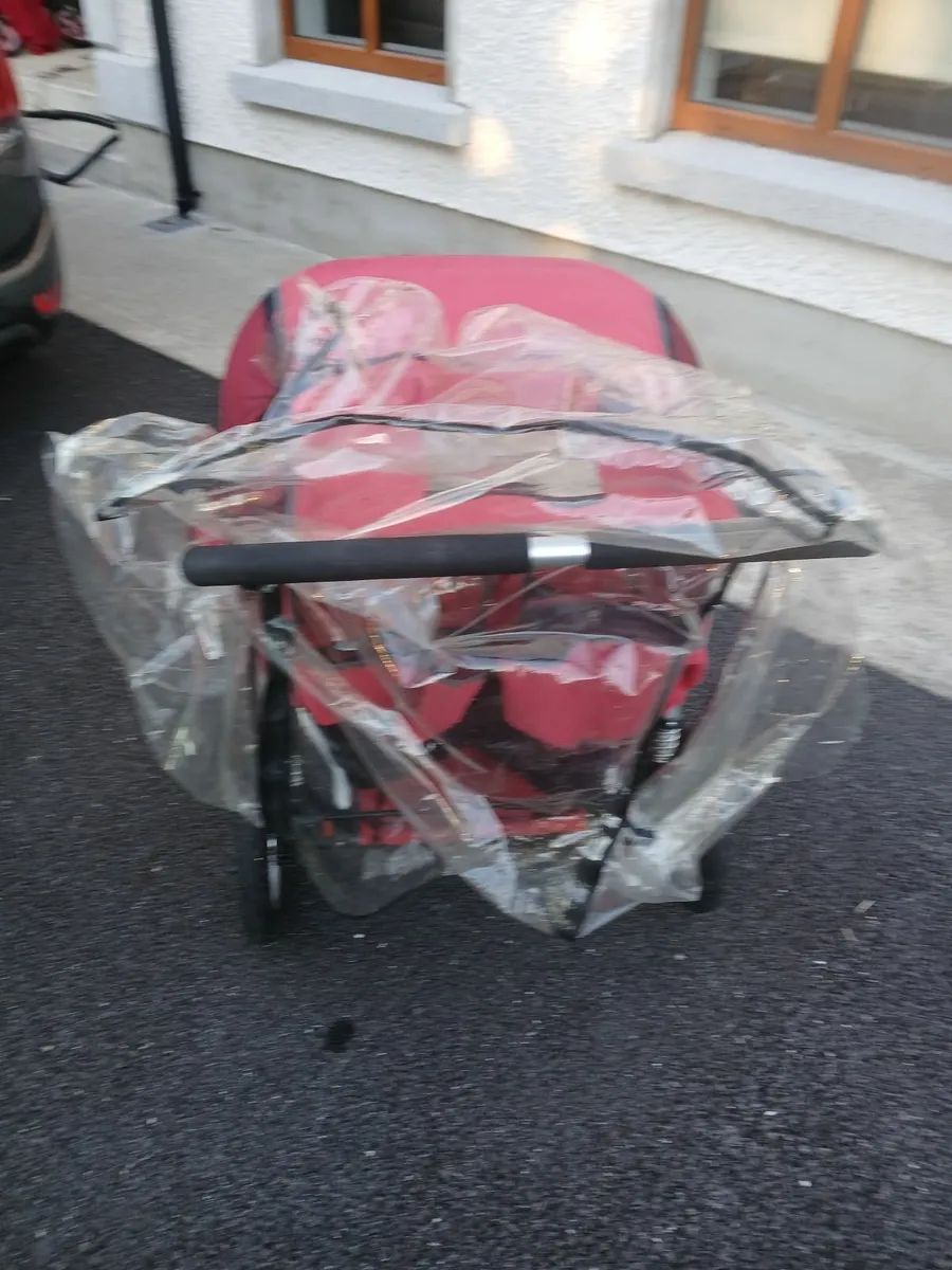 Out and about double buggie - Image 1