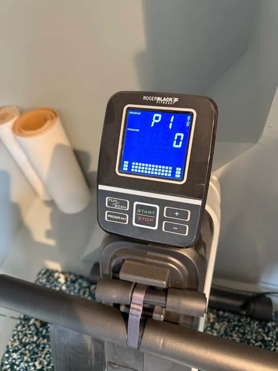 Rowing Machine - Image 2