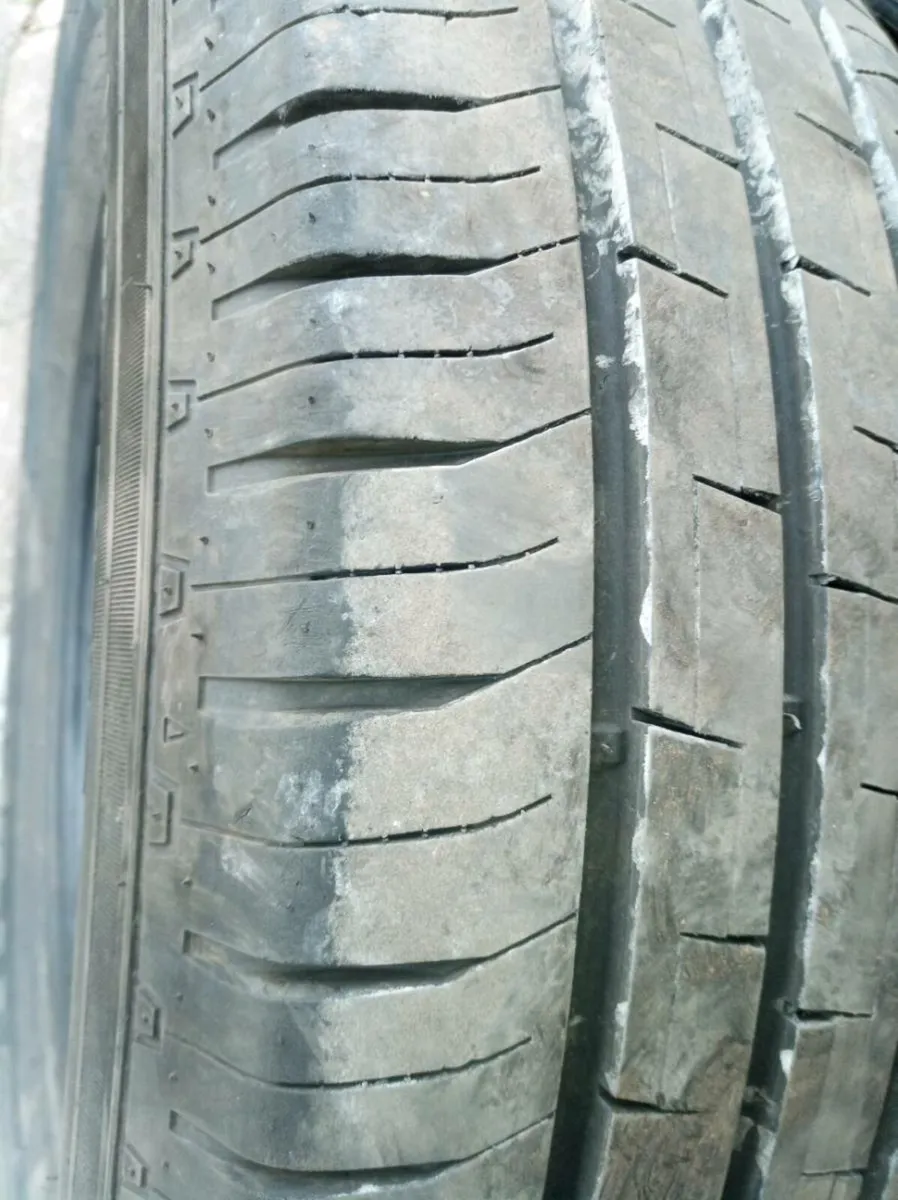 Van tyres 215 75 16c - Image 3