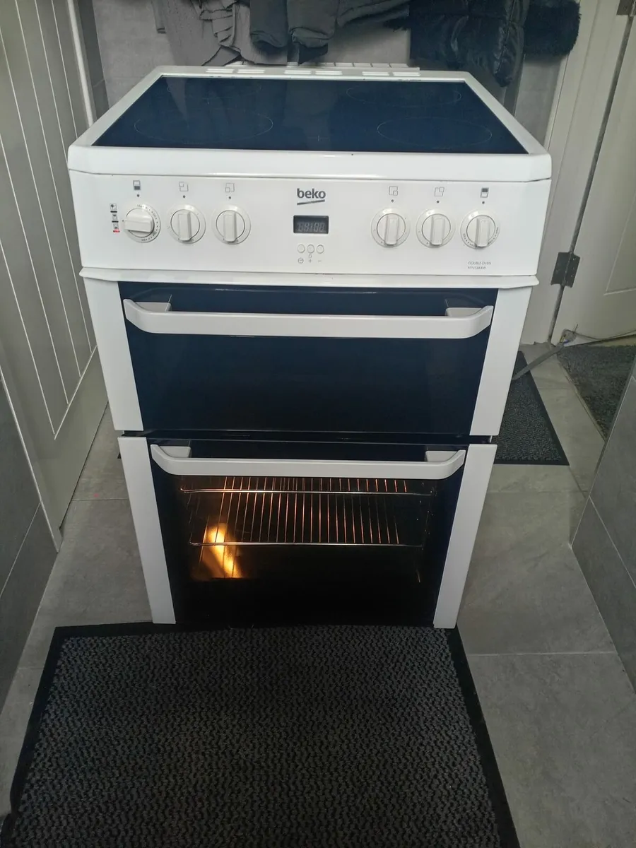 Beko 60cm electric freestanding cooker - Image 2