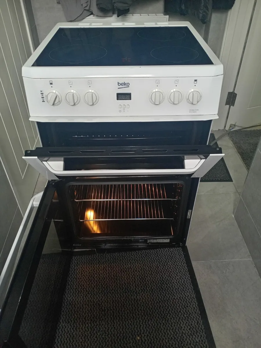Beko 60cm electric freestanding cooker - Image 3