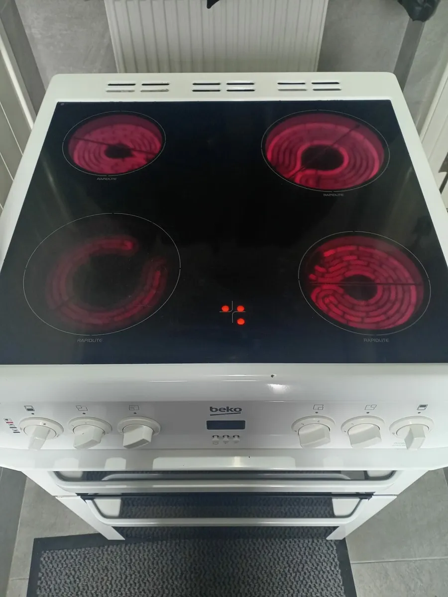 Beko 60cm electric freestanding cooker - Image 4