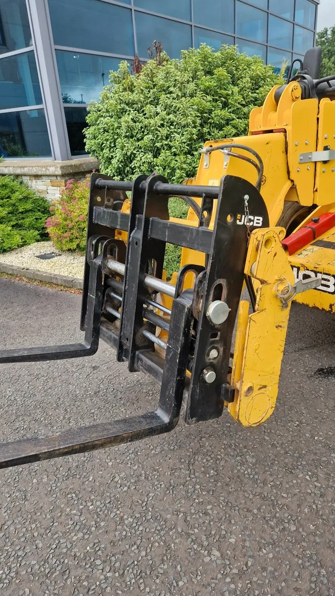 2021 JCB 540-140 - Image 3