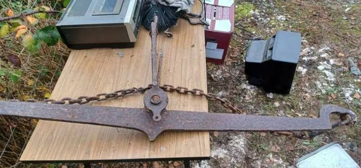 Antique weighing device - Image 2