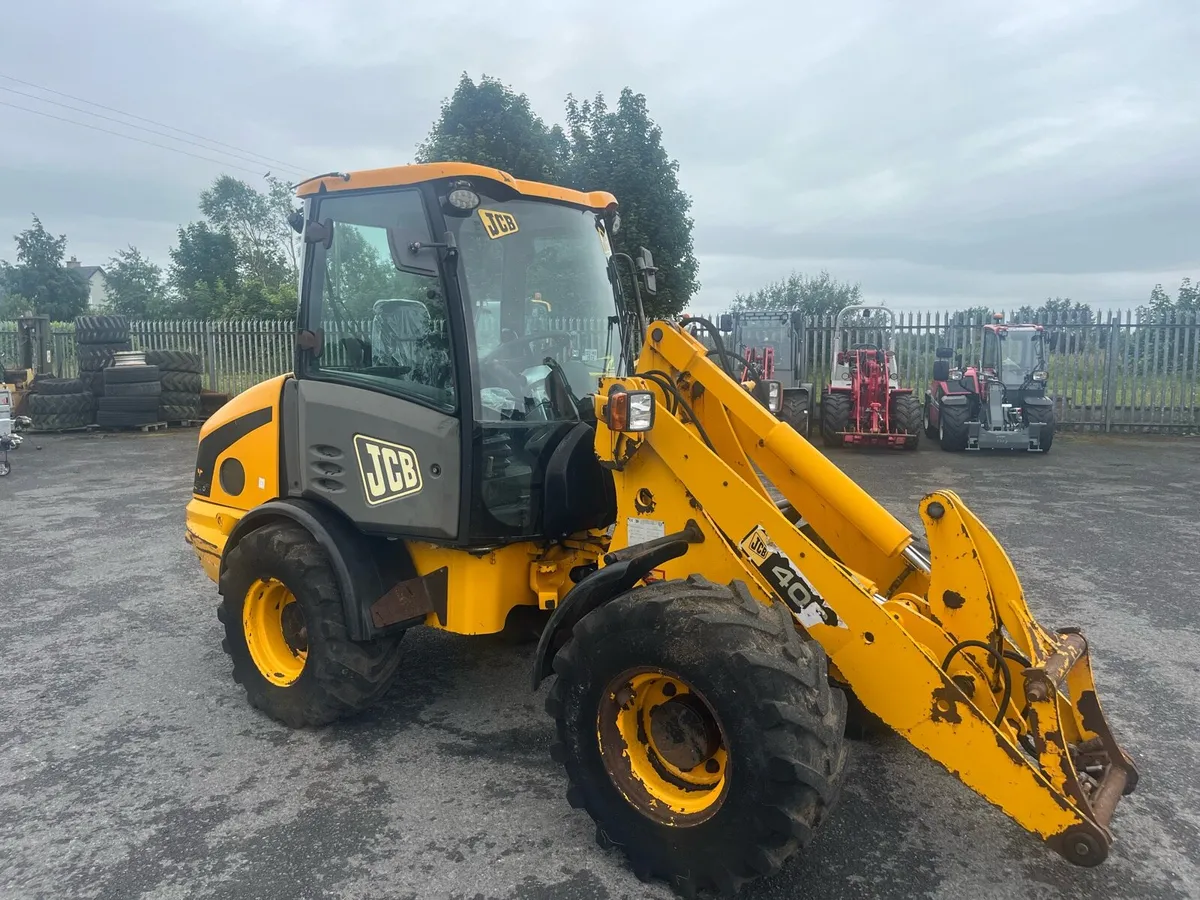 JCB 406 - Image 1