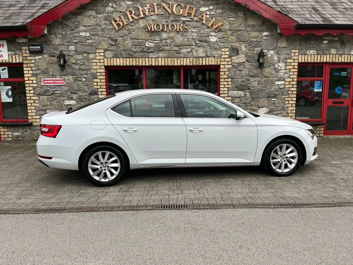 SKODA SUPERB 2.0 TDI - Image 3