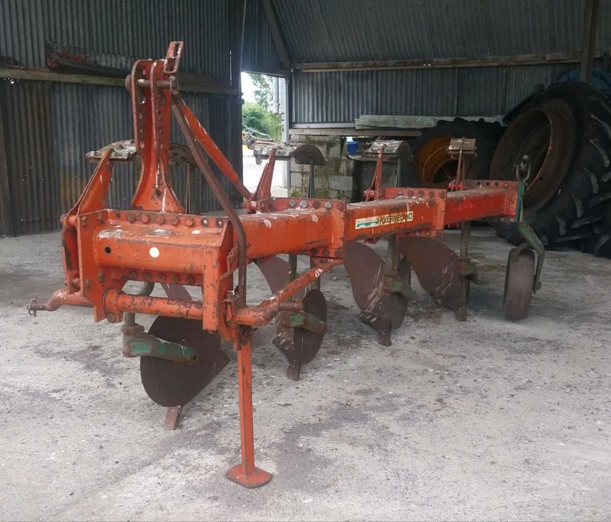 Kverneland plough - Image 4