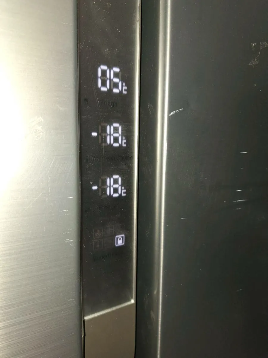 Fridge freezer - Image 4