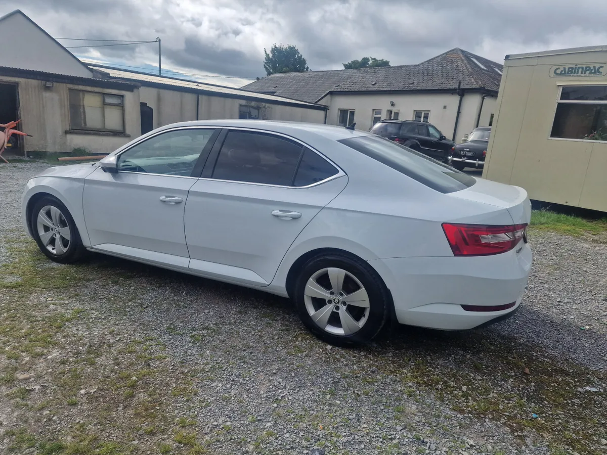 16 Skoda Superb  1.6TDI - Image 3