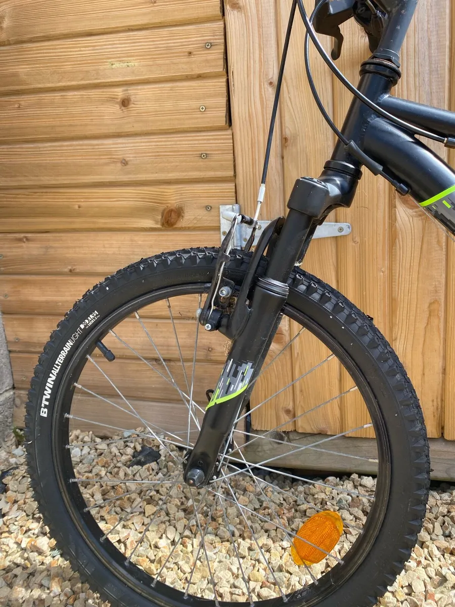 child bike would suit 8-10 years old - Image 2