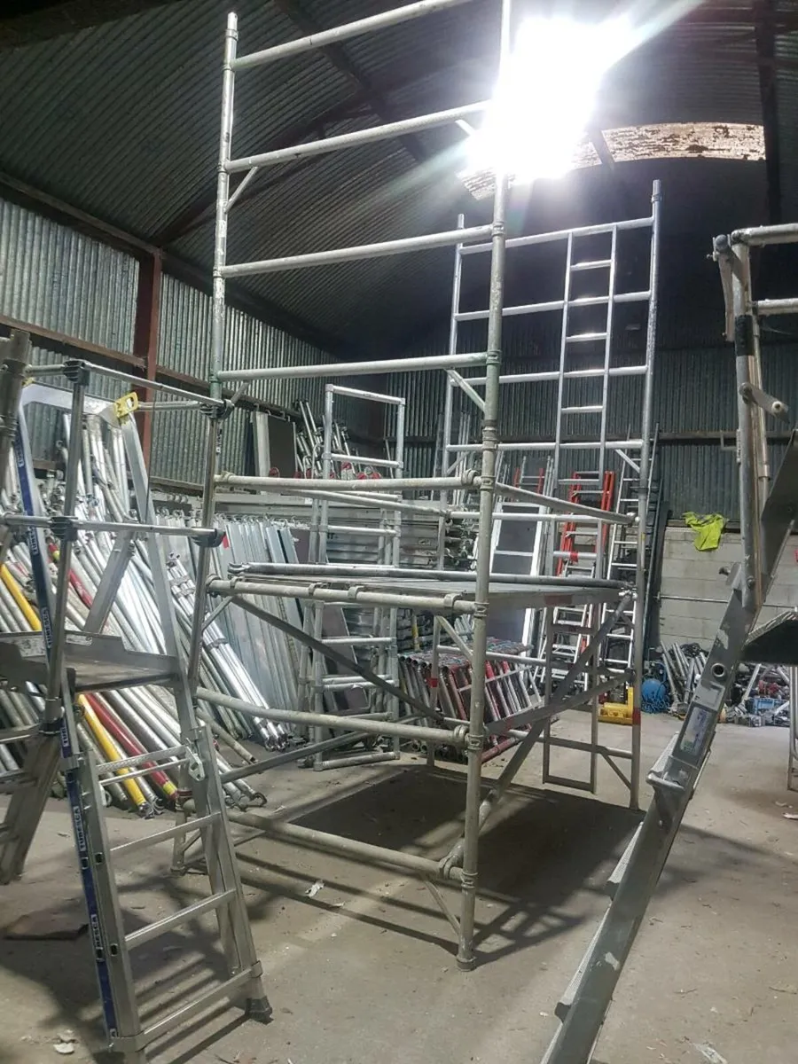 Scaffolding towers - Image 3