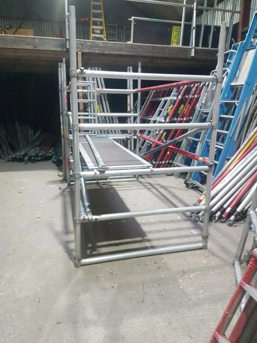 Scaffolding towers - Image 4