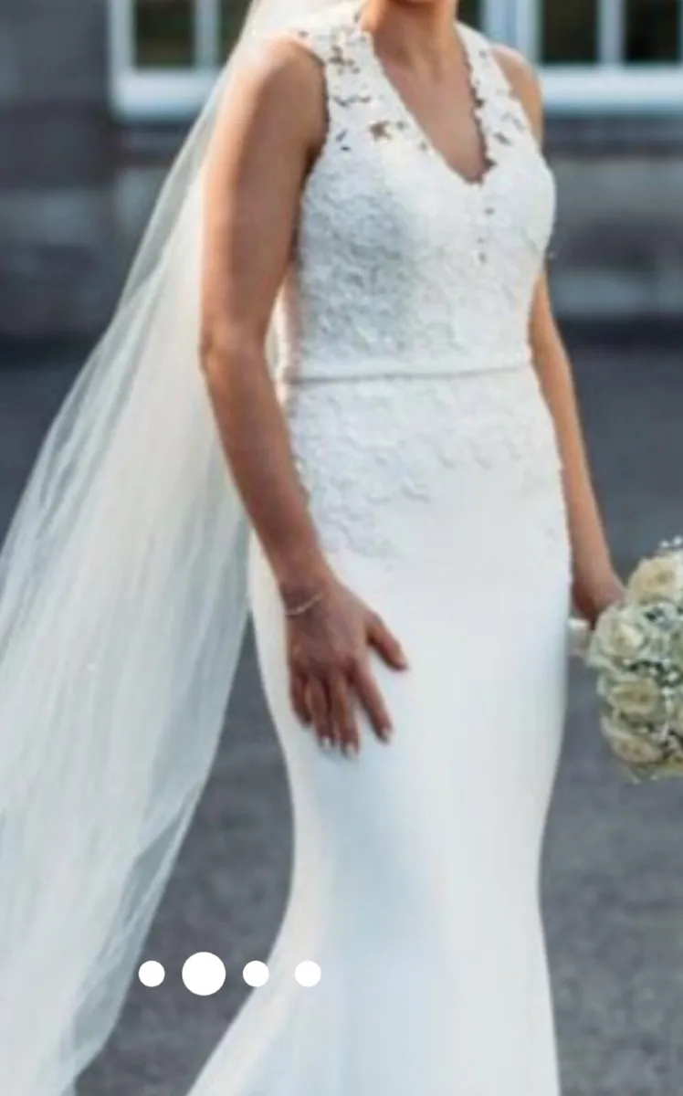 Wedding dress - Image 1