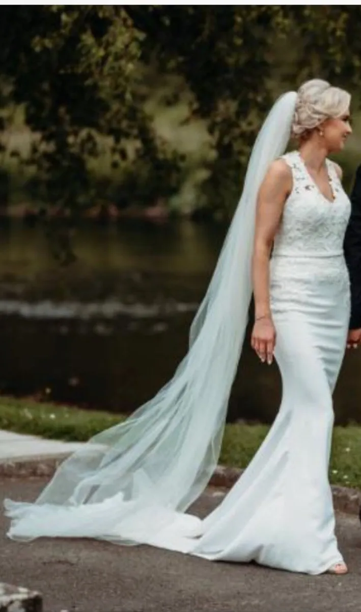 Wedding dress - Image 3