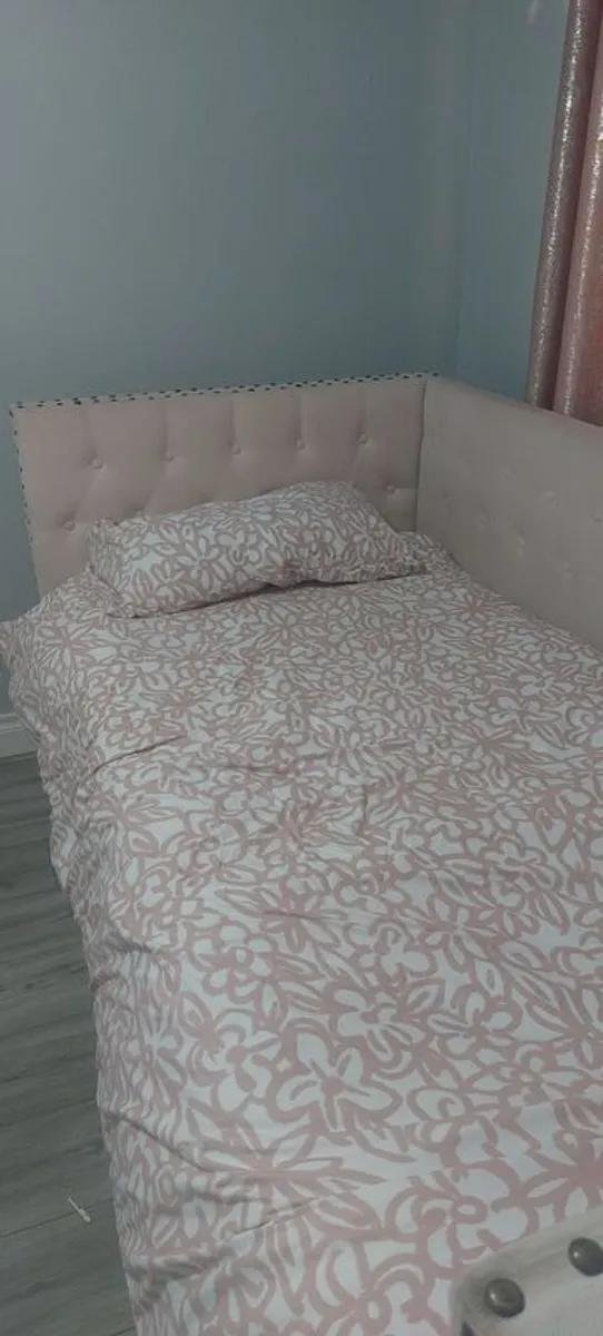 bed - Image 1