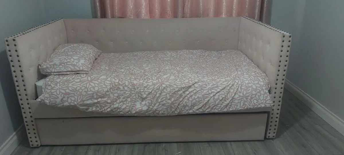 bed - Image 2
