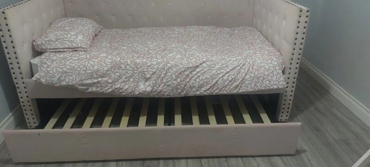bed - Image 3