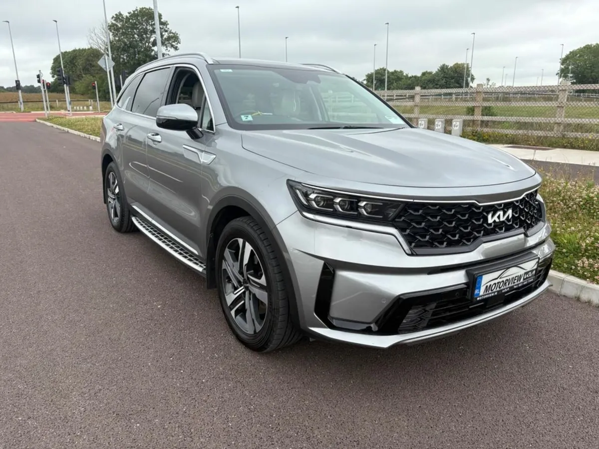 Kia Sorento K4 STUNNER* Dual Zone Climate Control, - Image 3