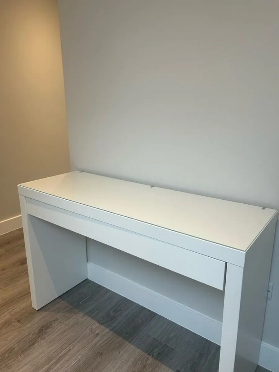 IKEA MALM dressing table white with glass top - Image 1