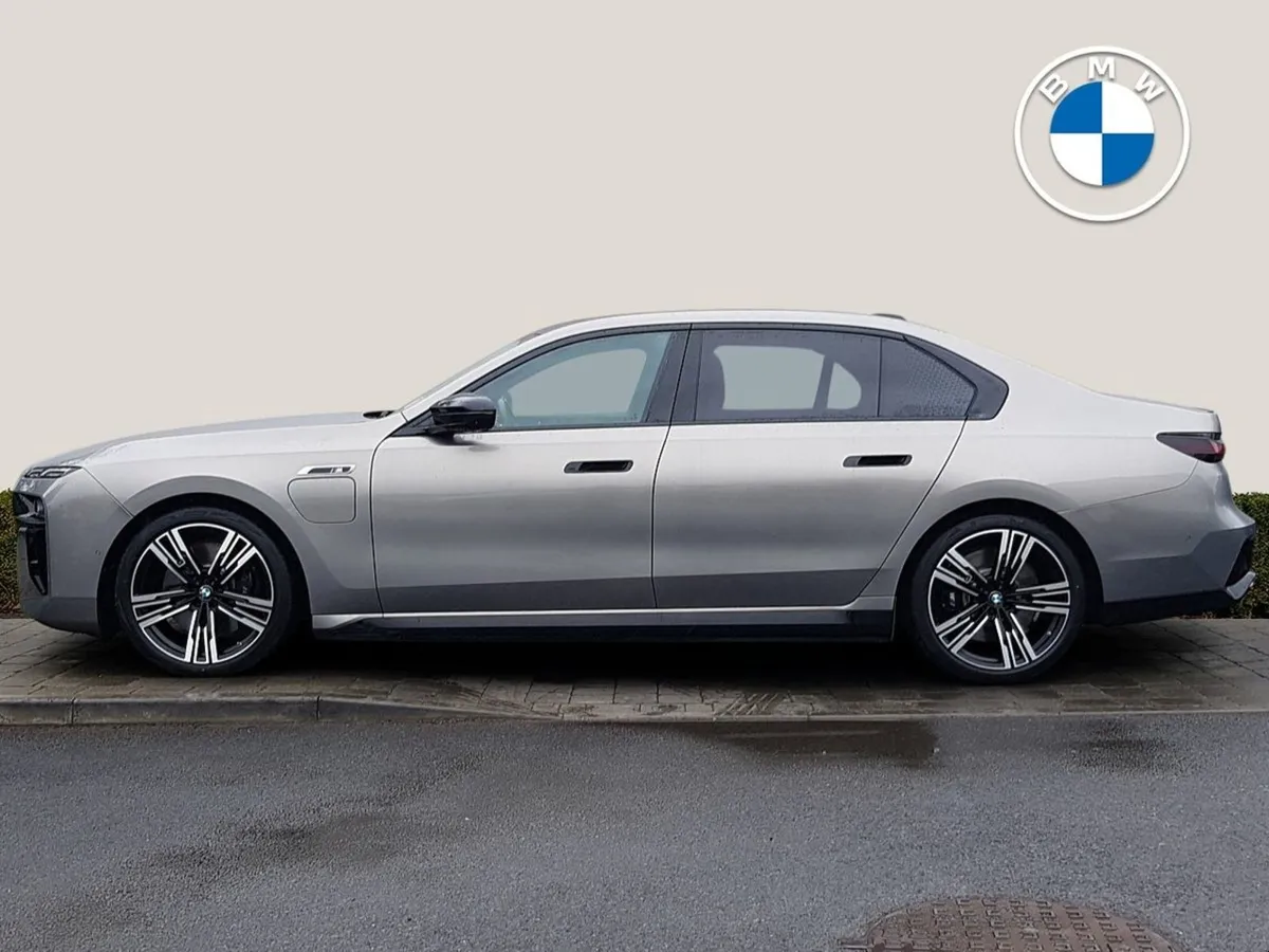 BMW 7 Series M760 - Image 4