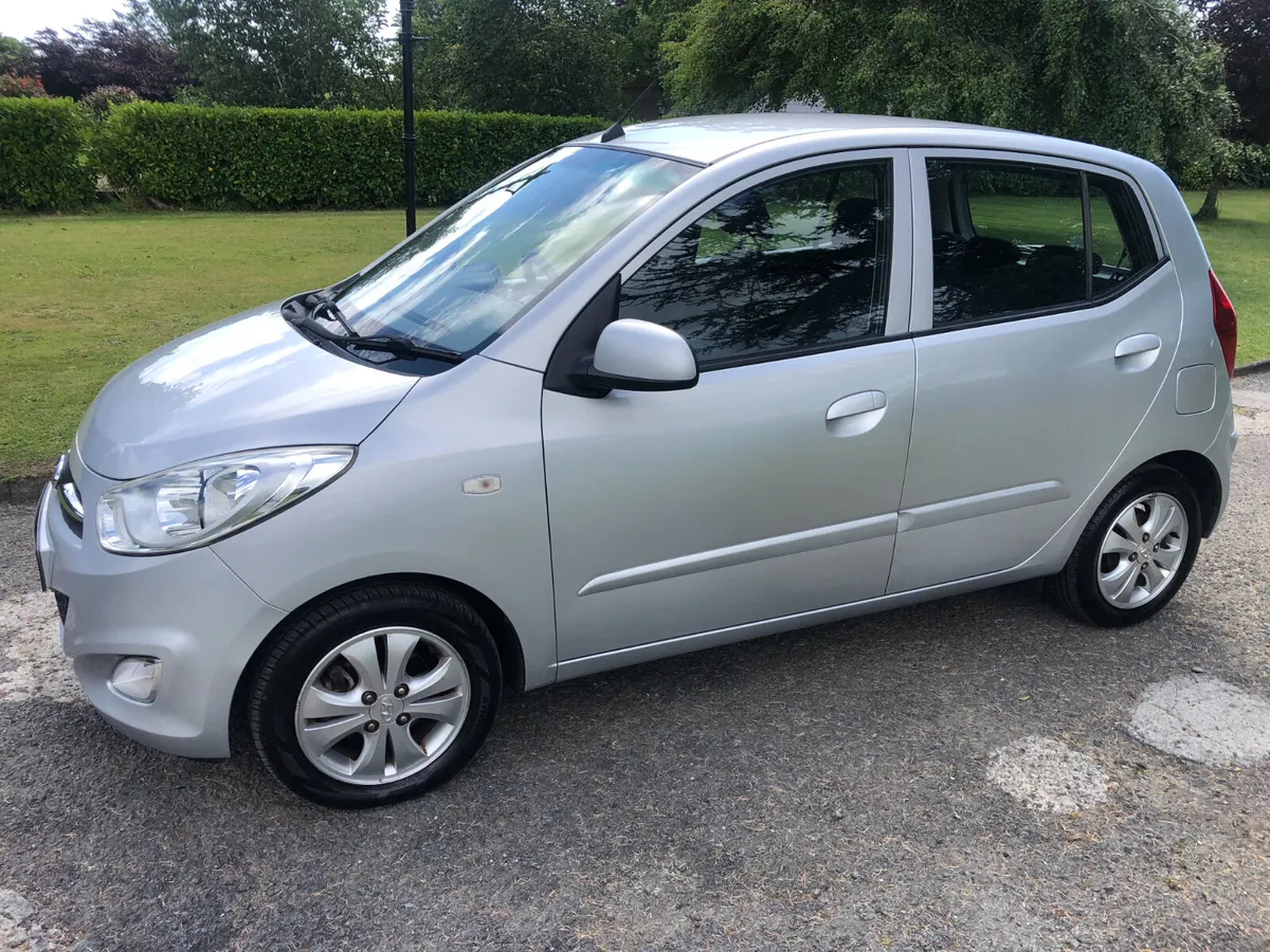 HYUNDAI I10  2011 SILVER  ONLY 51 THOUSAND  MILES - Image 4
