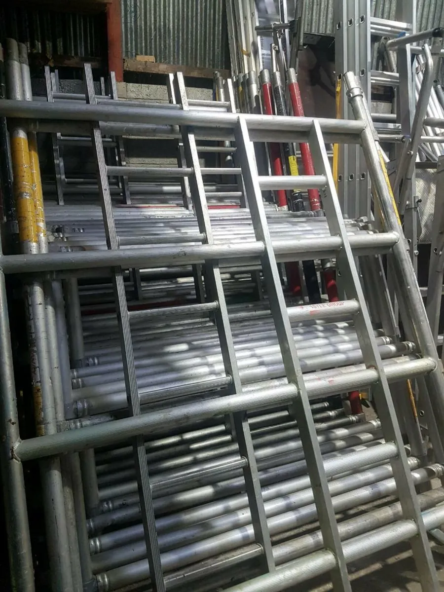 Scaffolding towers - Image 2