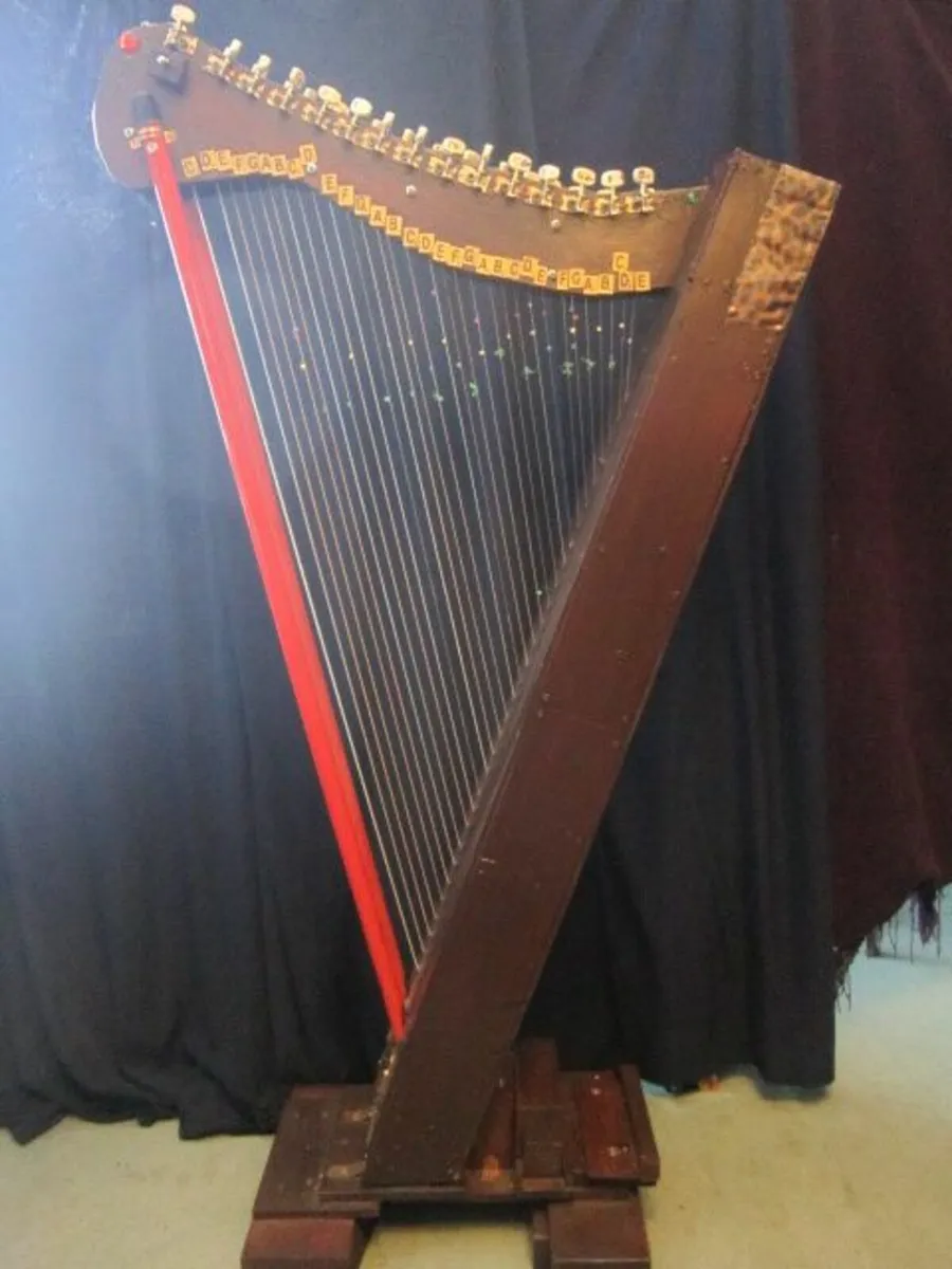 Paraguayan style harp - Image 1