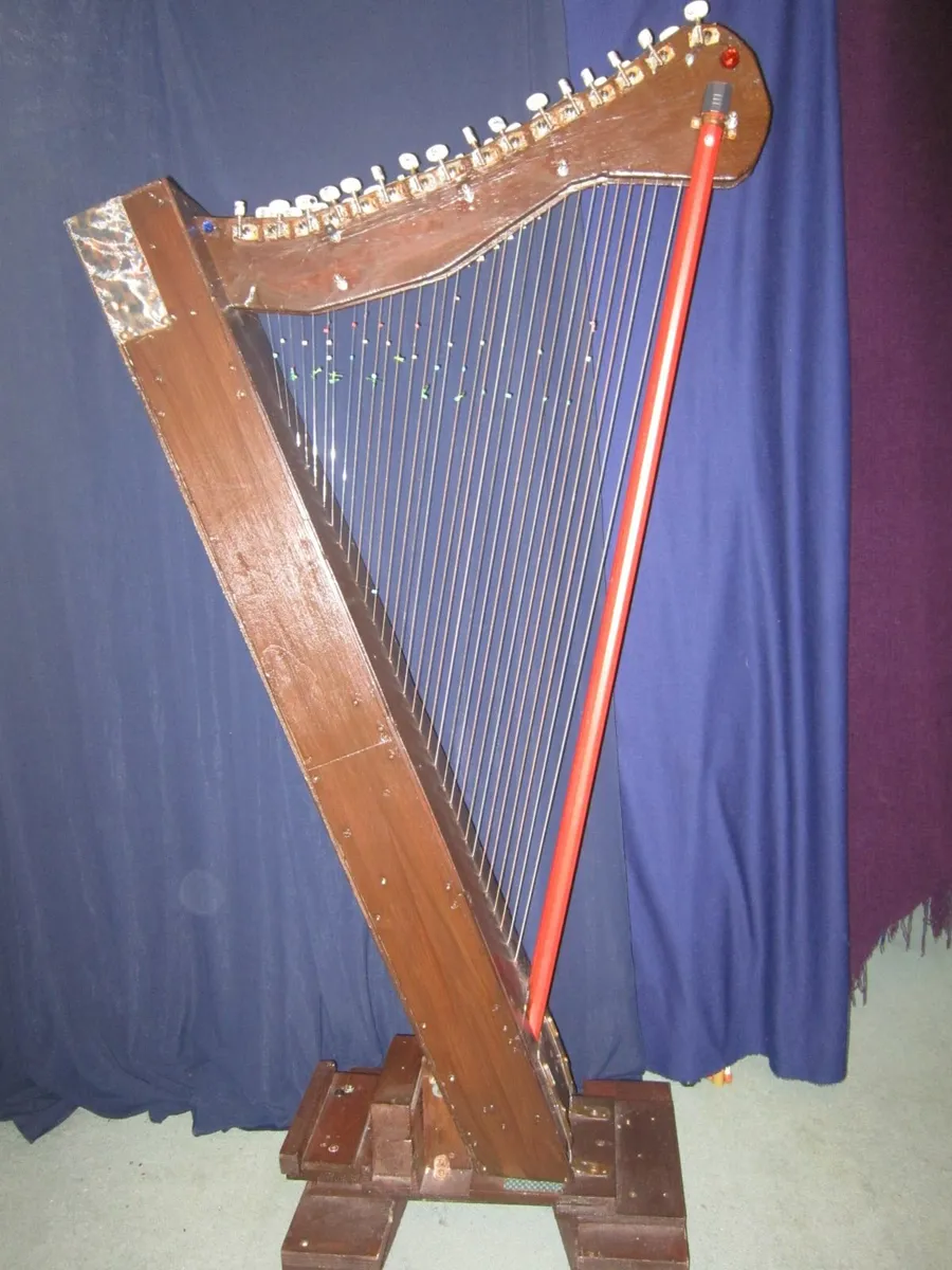 Paraguayan style harp - Image 2