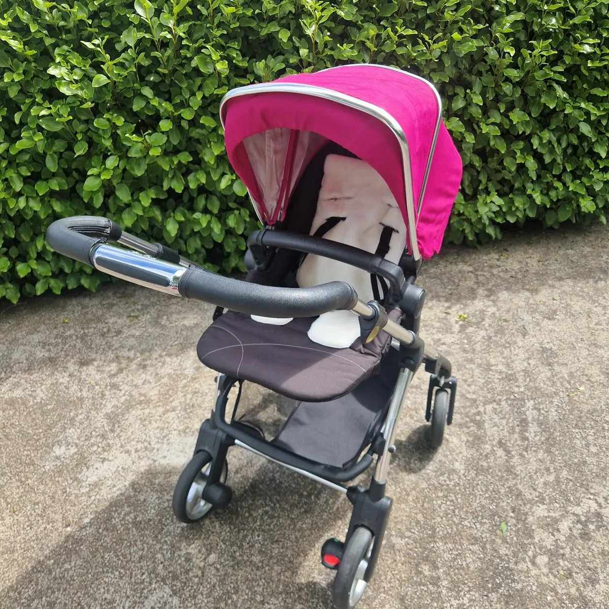 Silver Cross Wayfarer buggy, car seat and isofix - Image 4