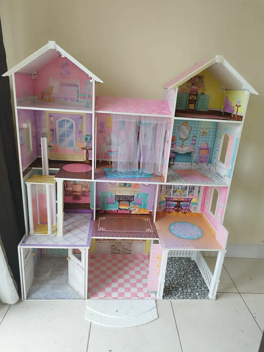 Big Doll House - Image 3
