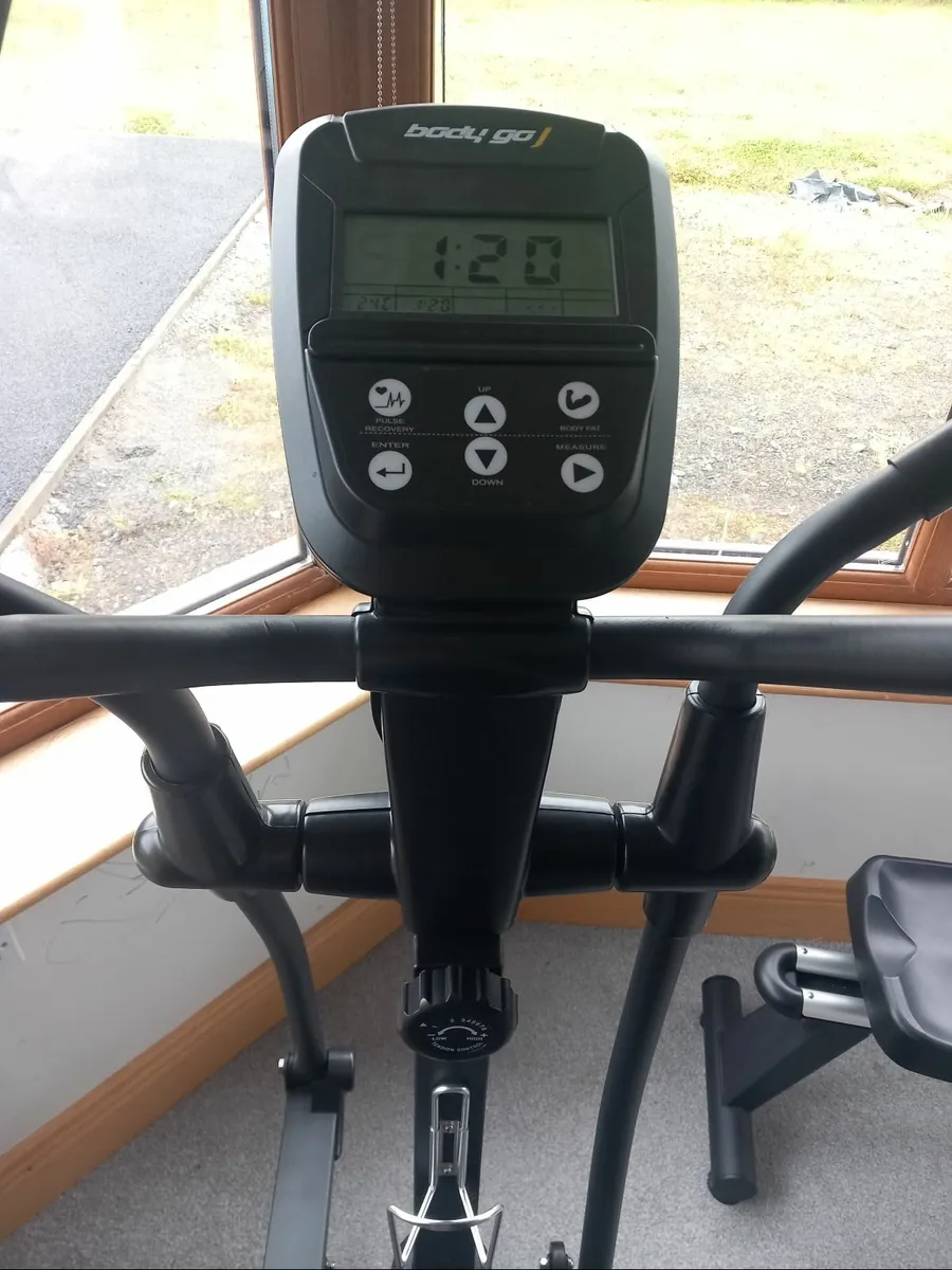 Cross Trainer - Image 2