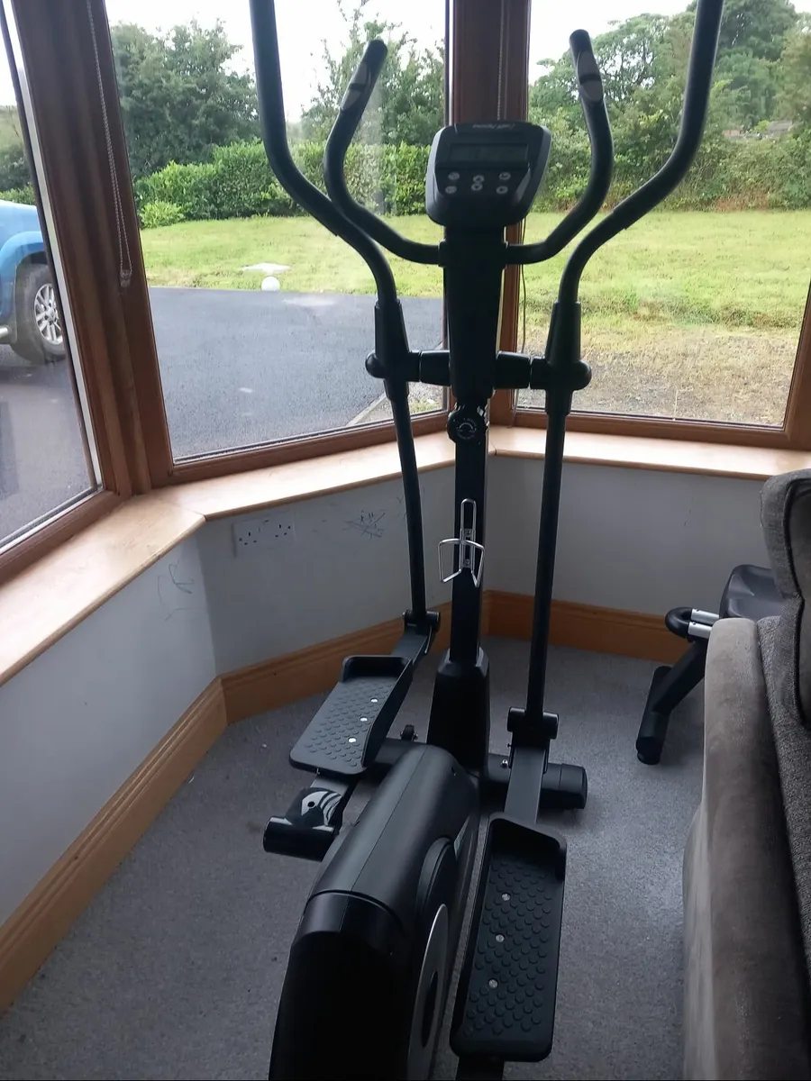 Cross Trainer - Image 1