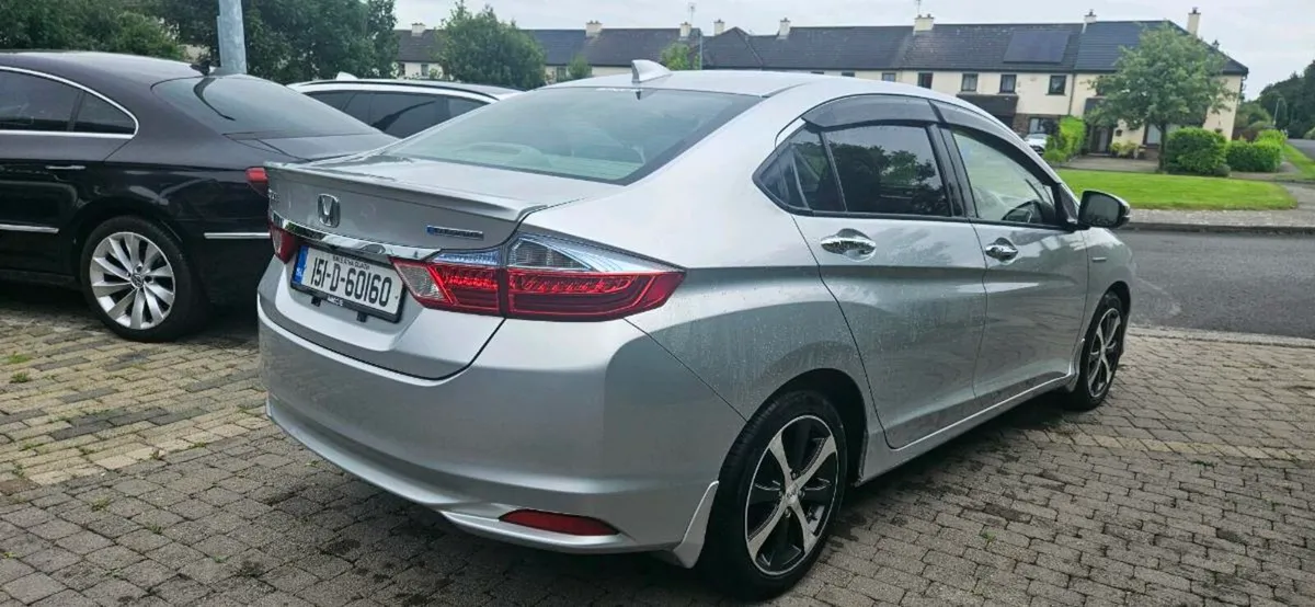 2015 HONDA GRACE hybrid 1.5 automatic. - Image 3