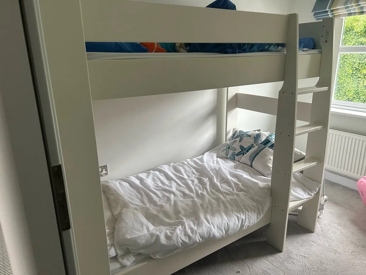 White bunk beds - Image 1