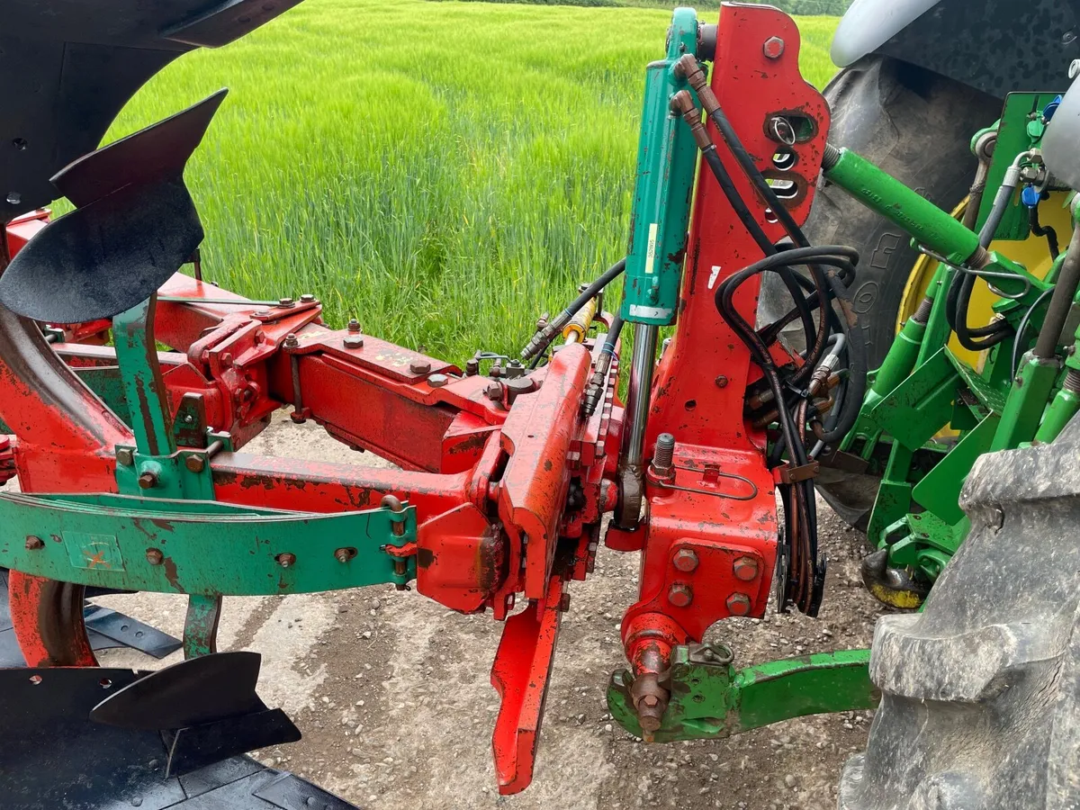 Kverneland Es200 Reversible Plough - Image 4