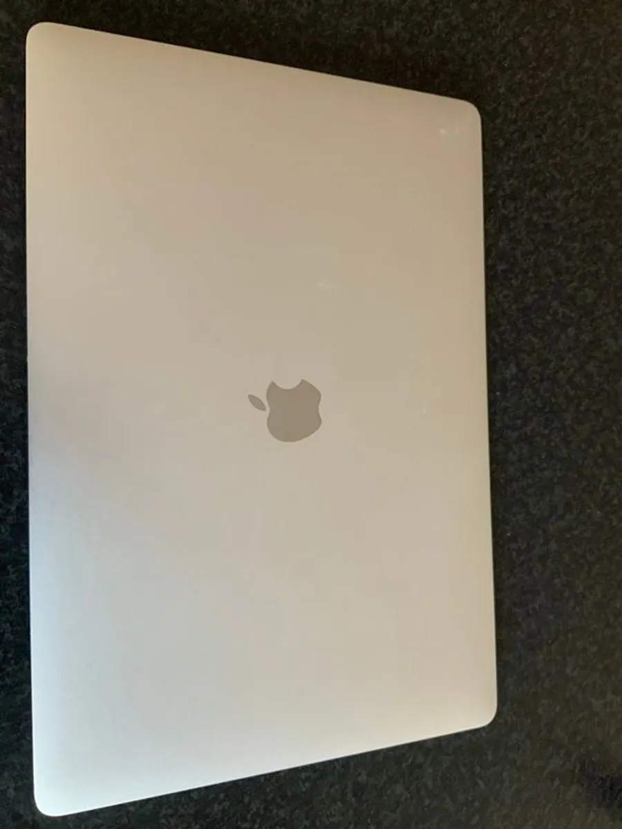 MacBook Pro 2017 A1707 2.9Gb 16GB 512GB 15in screen - Image 3