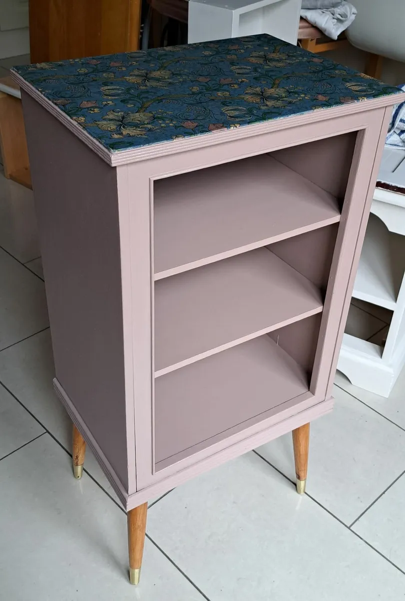 Cabinet - Image 1