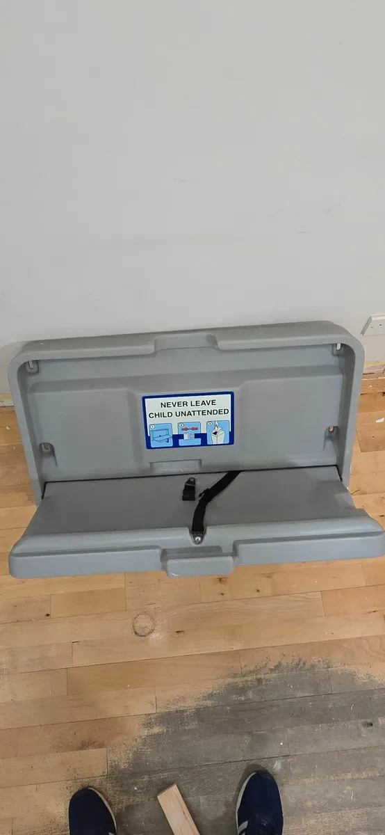 Nappy changing station - Image 2