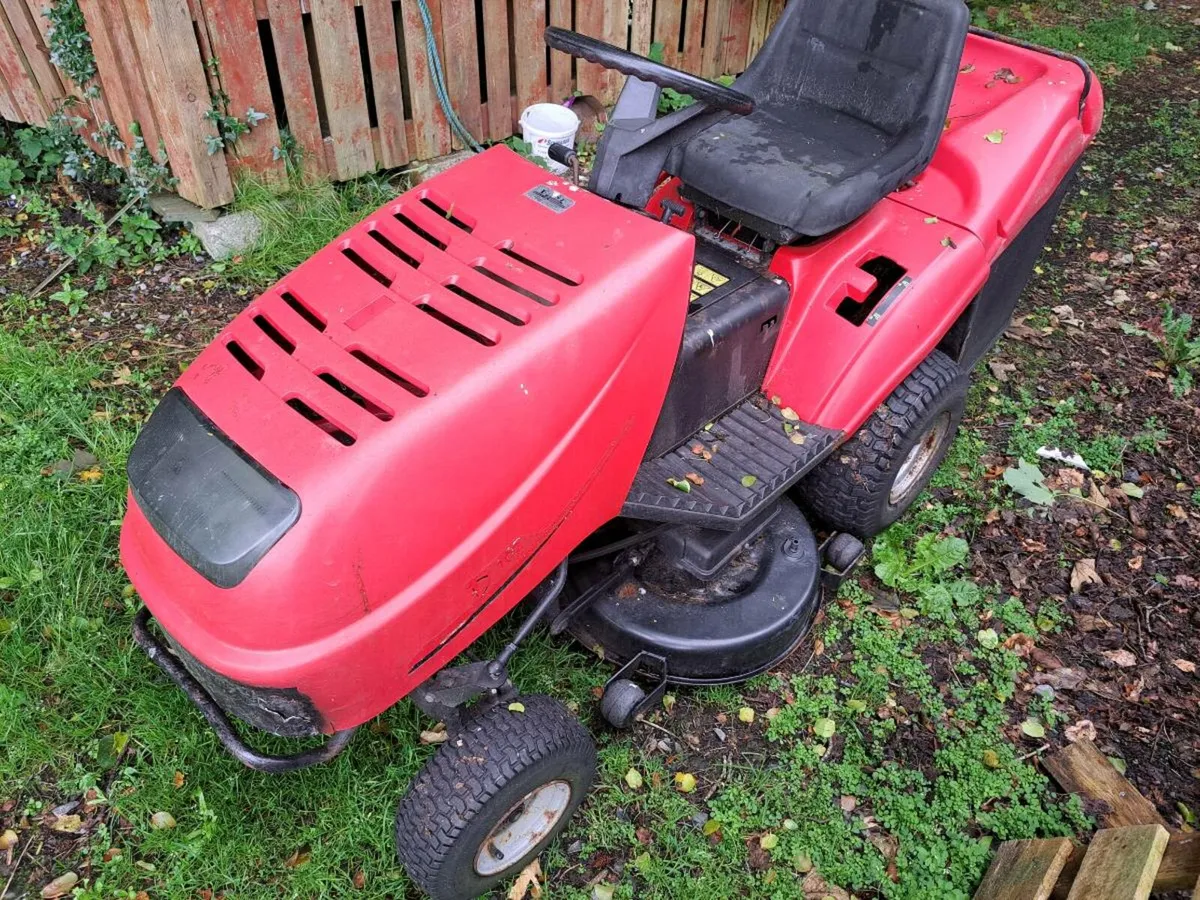 12.5 hp Briggs And Stratton ride on mower - Image 1
