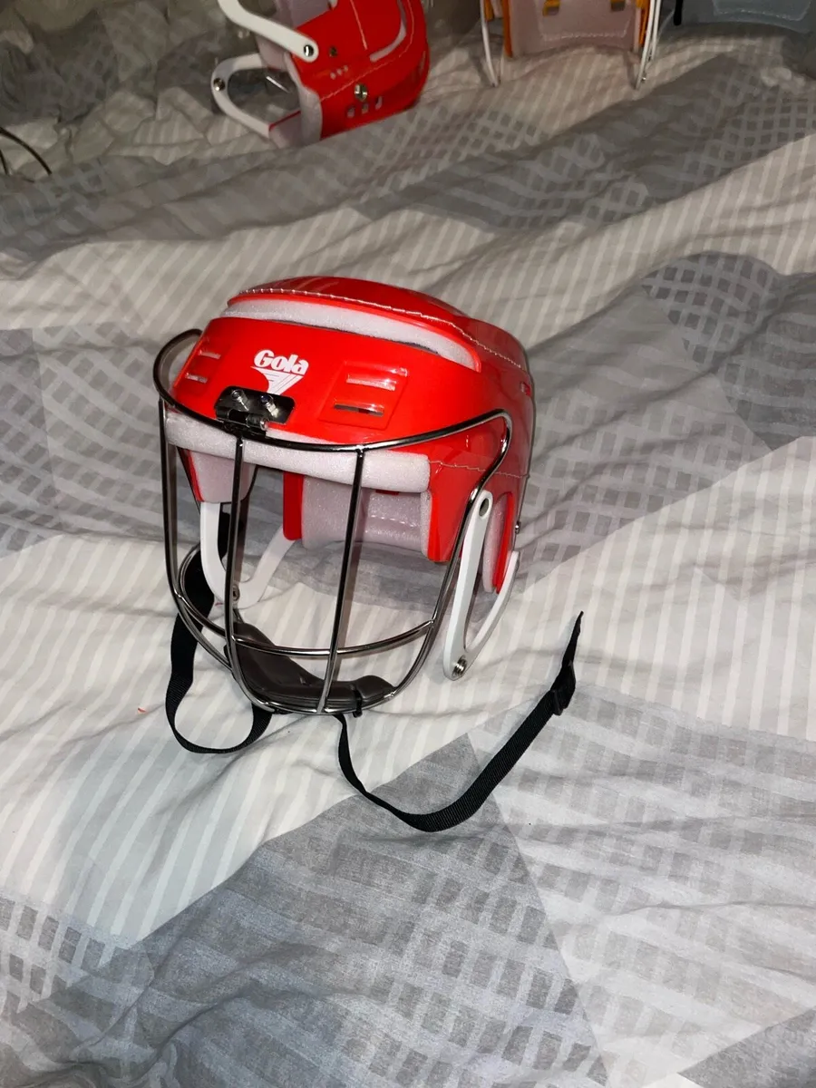 Gola hurling helmet - Image 3