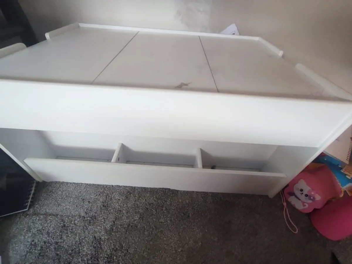Lego play and storage table - Image 1