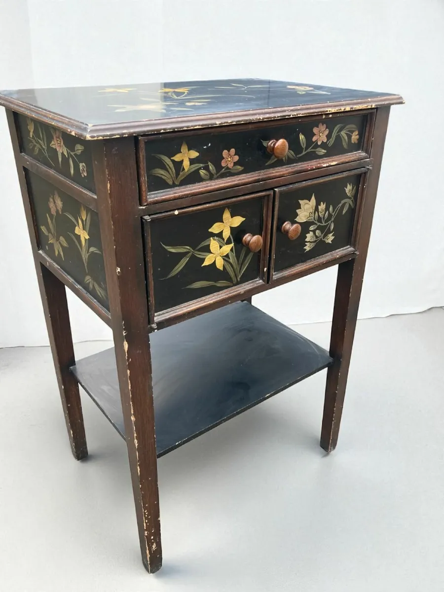 Console Table / Lamp Table / Side Table - Image 2