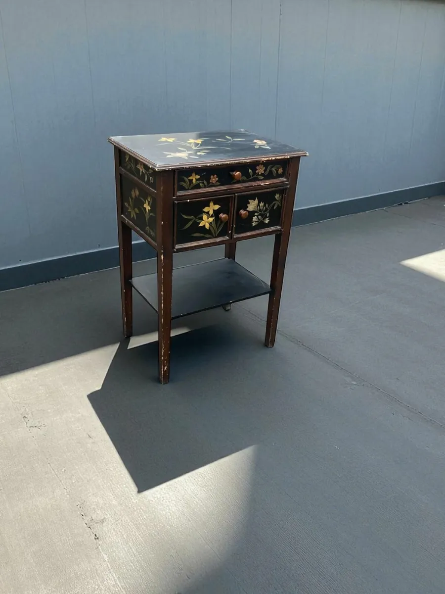 Console Table / Lamp Table / Side Table - Image 3