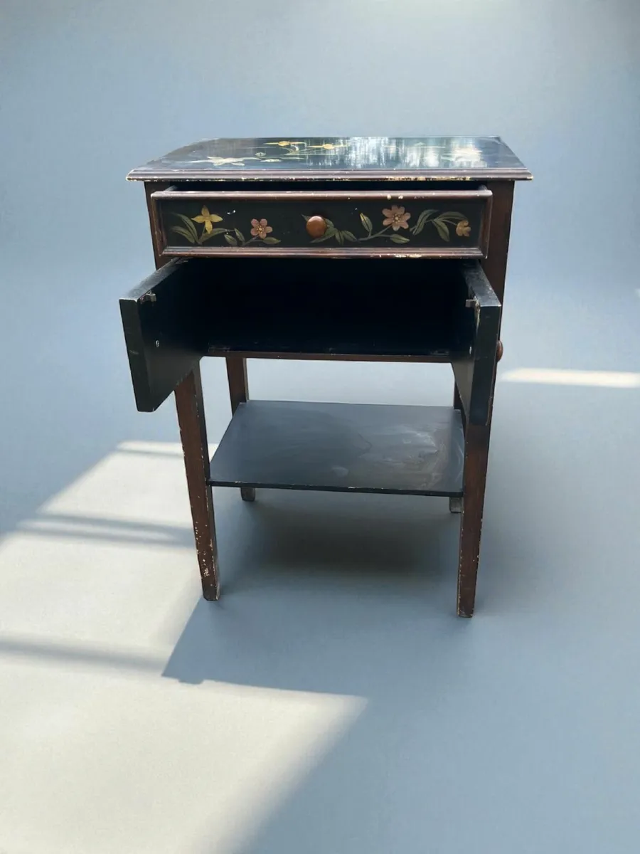 Console Table / Lamp Table / Side Table - Image 4
