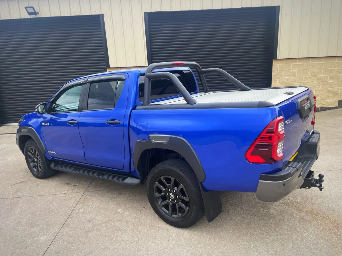 212 2021 TOYOTA HILUX 2.8 D4D INVINCIBLE X AUTO - Image 3