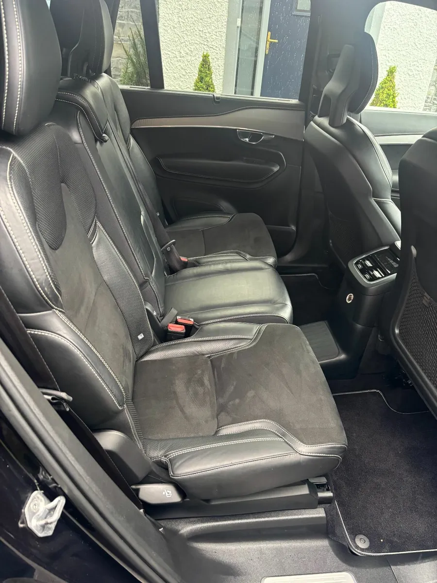 Volvo XC90 T8 R-Design Hybrid - Image 3
